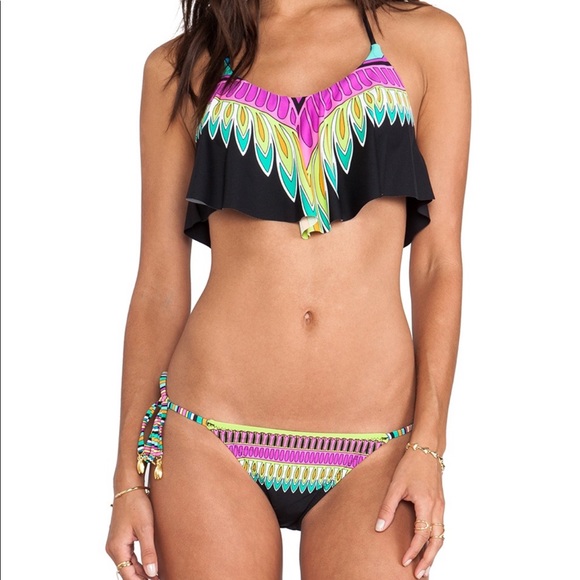 Trina Turk Other - Trina Turk Plumas Crop Top Bikini Top in Black